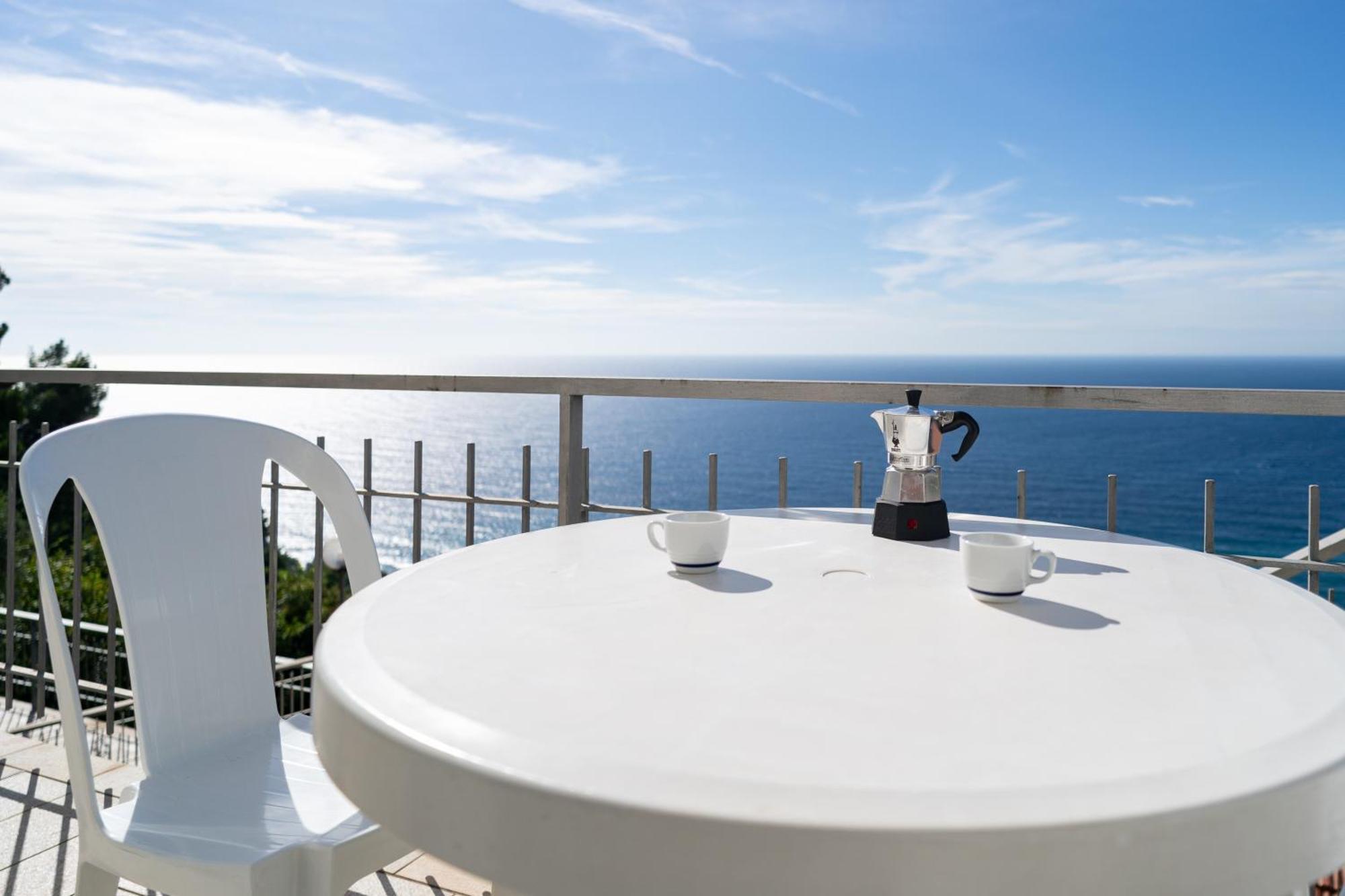 Casa Grimaldi - Terrace & Sea View Daire Ventimiglia Dış mekan fotoğraf