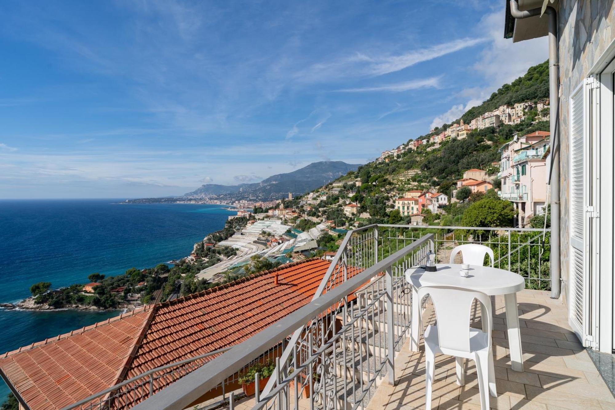 Casa Grimaldi - Terrace & Sea View Daire Ventimiglia Dış mekan fotoğraf