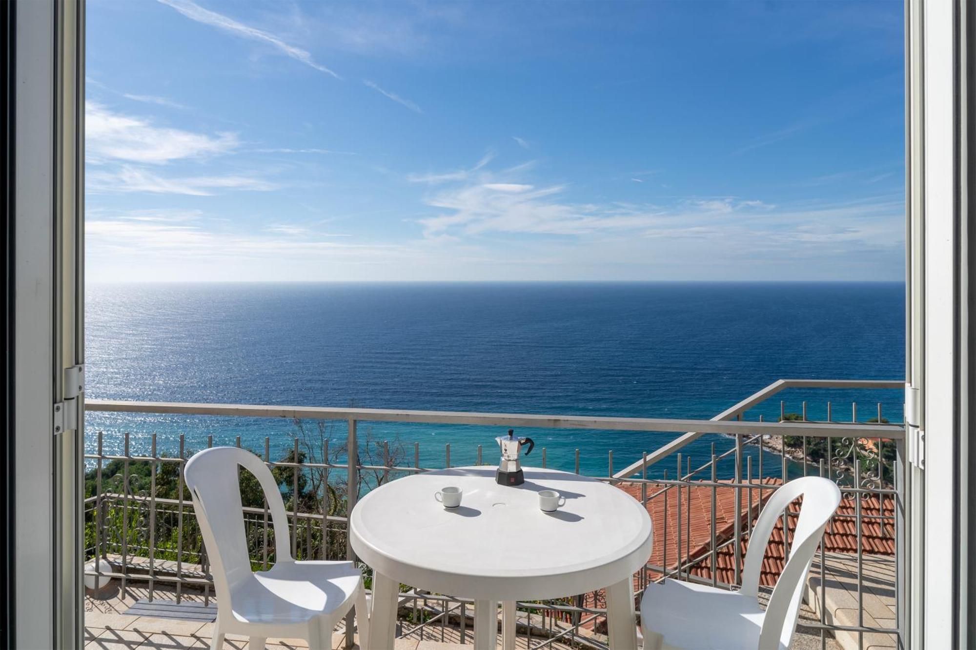 Casa Grimaldi - Terrace & Sea View Daire Ventimiglia Dış mekan fotoğraf