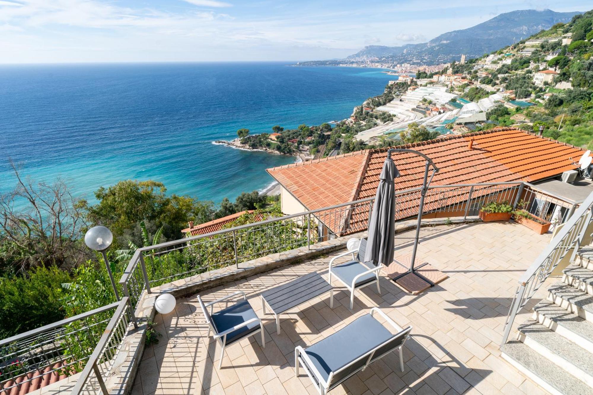 Casa Grimaldi - Terrace & Sea View Daire Ventimiglia Dış mekan fotoğraf