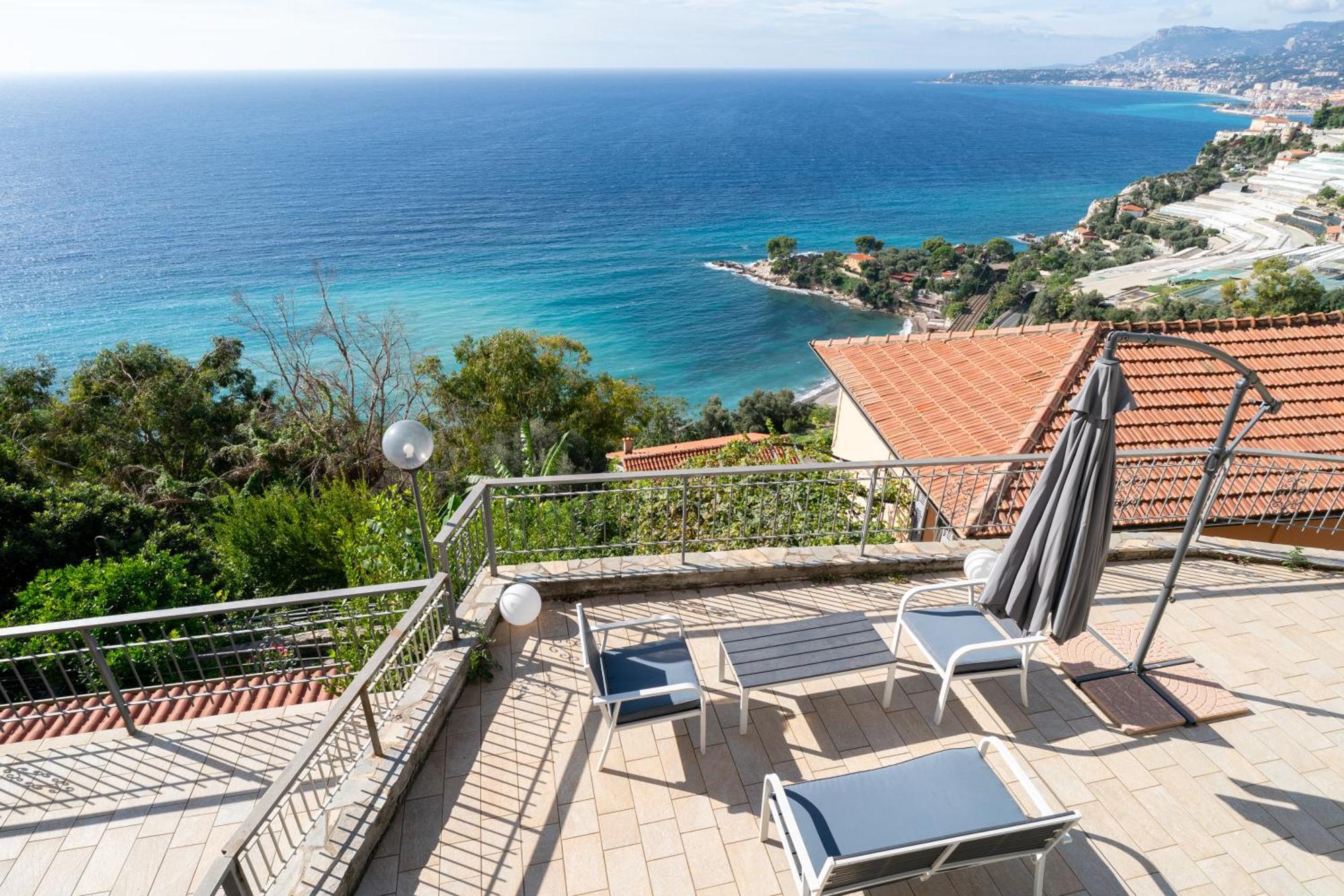 Casa Grimaldi - Terrace & Sea View Daire Ventimiglia Dış mekan fotoğraf